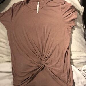 The group by Babaton Aritzia 
Twisted T 
Rose pink 
Medium